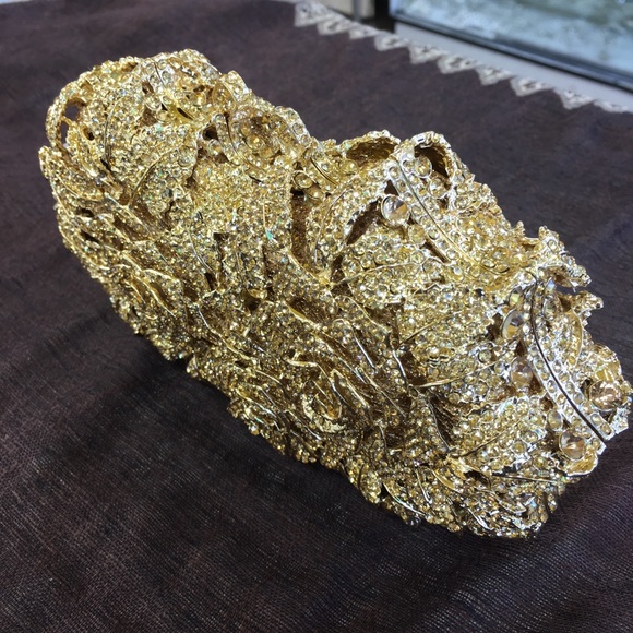 🌹Rose Evening Bag - Gold Tone w/ Gold Crystals🌹 - Picture 2 of 4